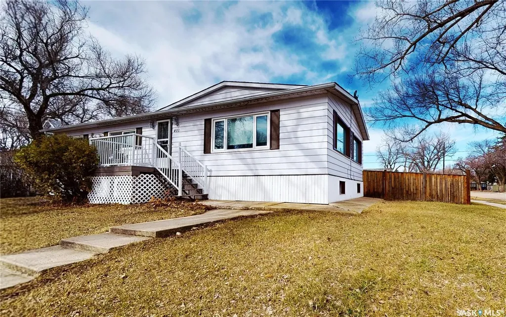401 Walsh Street Maple Creek SK S0N 1N0