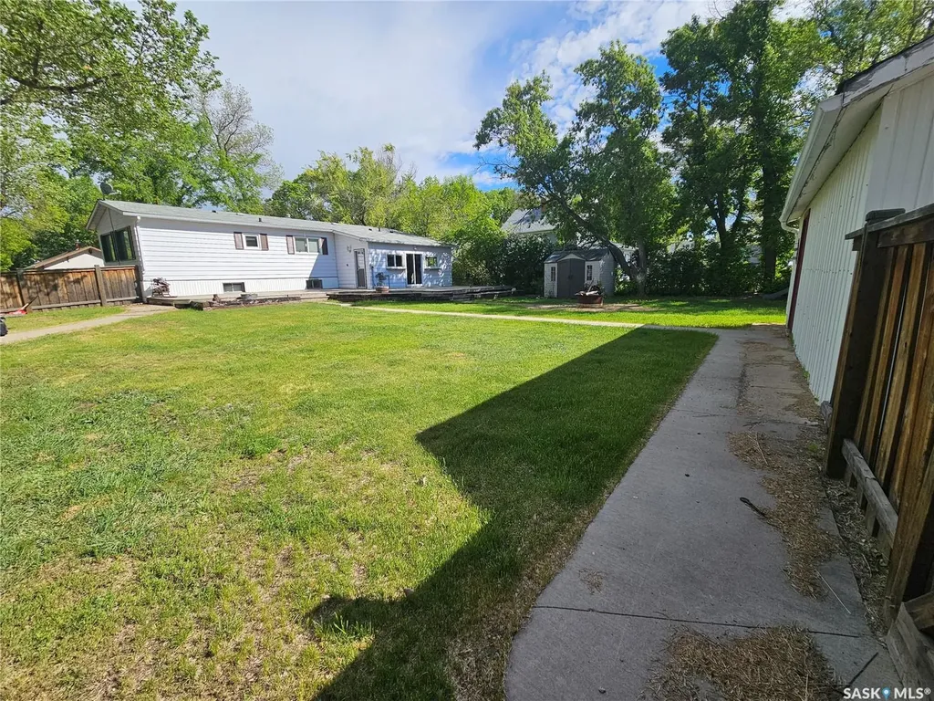401 Walsh Street Maple Creek SK S0N 1N0