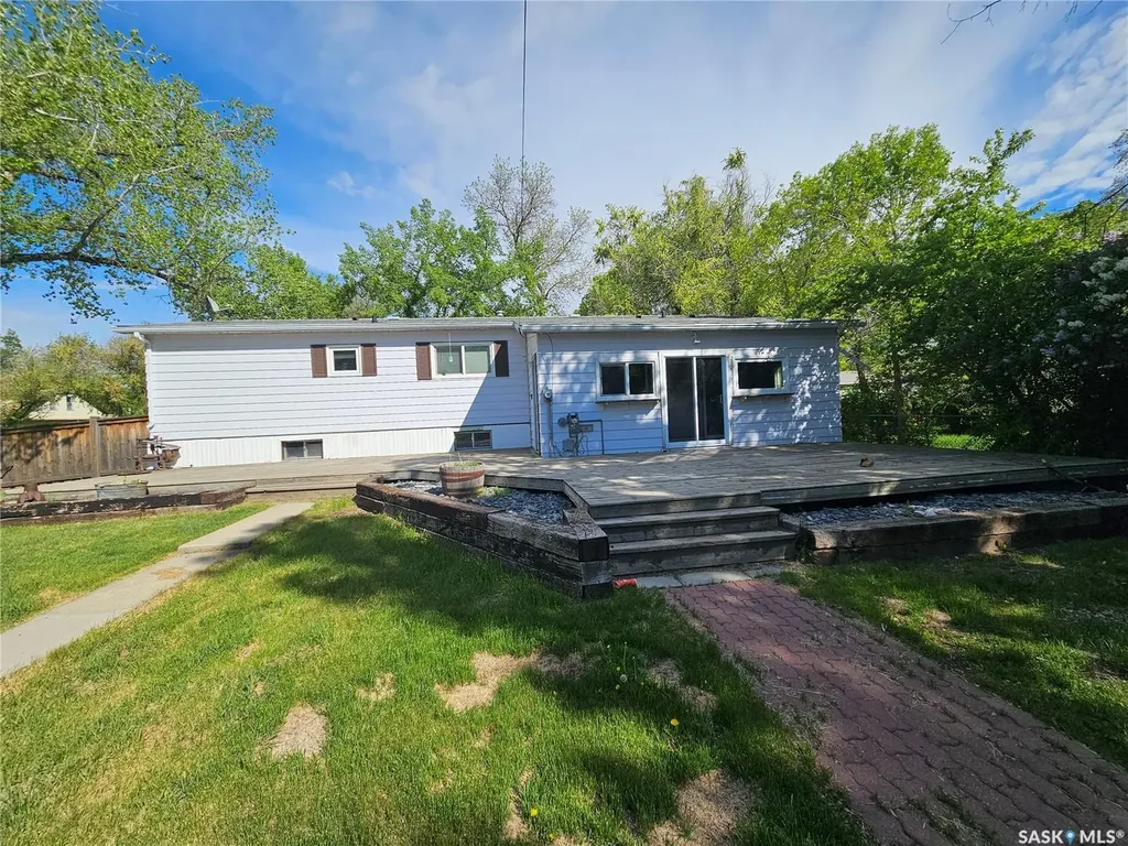 401 Walsh Street Maple Creek SK S0N 1N0