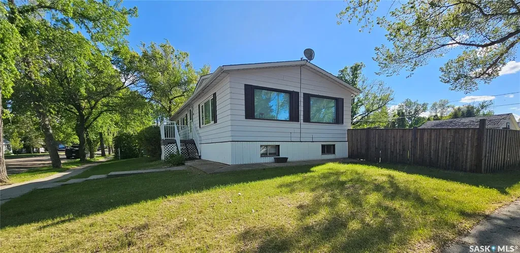 401 Walsh Street Maple Creek SK S0N 1N0