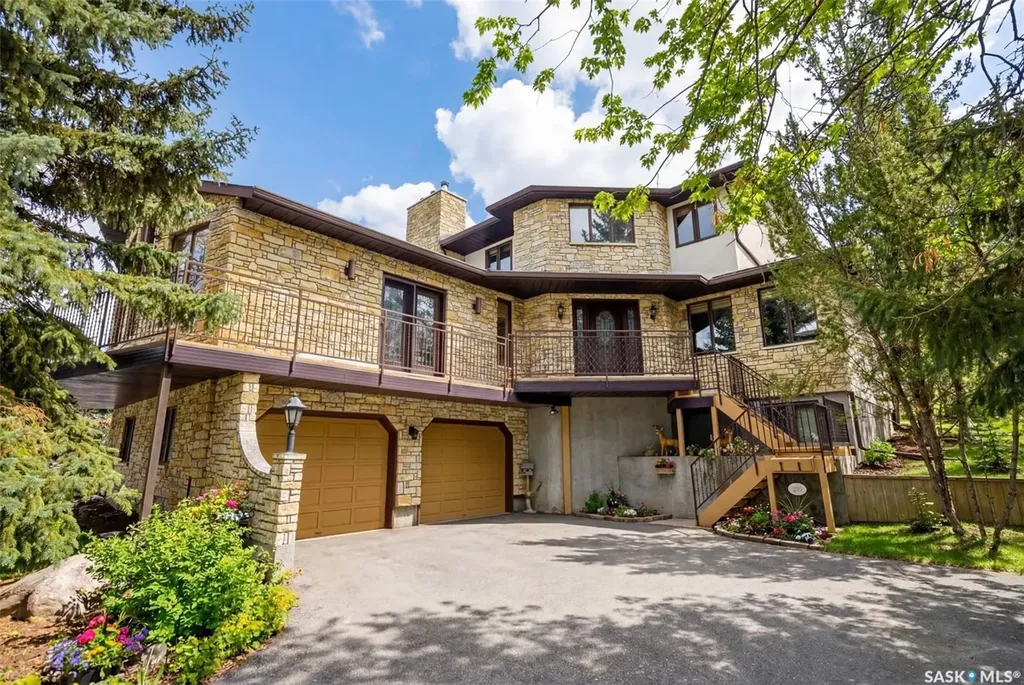 250 Prospect Crescent Lumsden SK S0G 3C0
