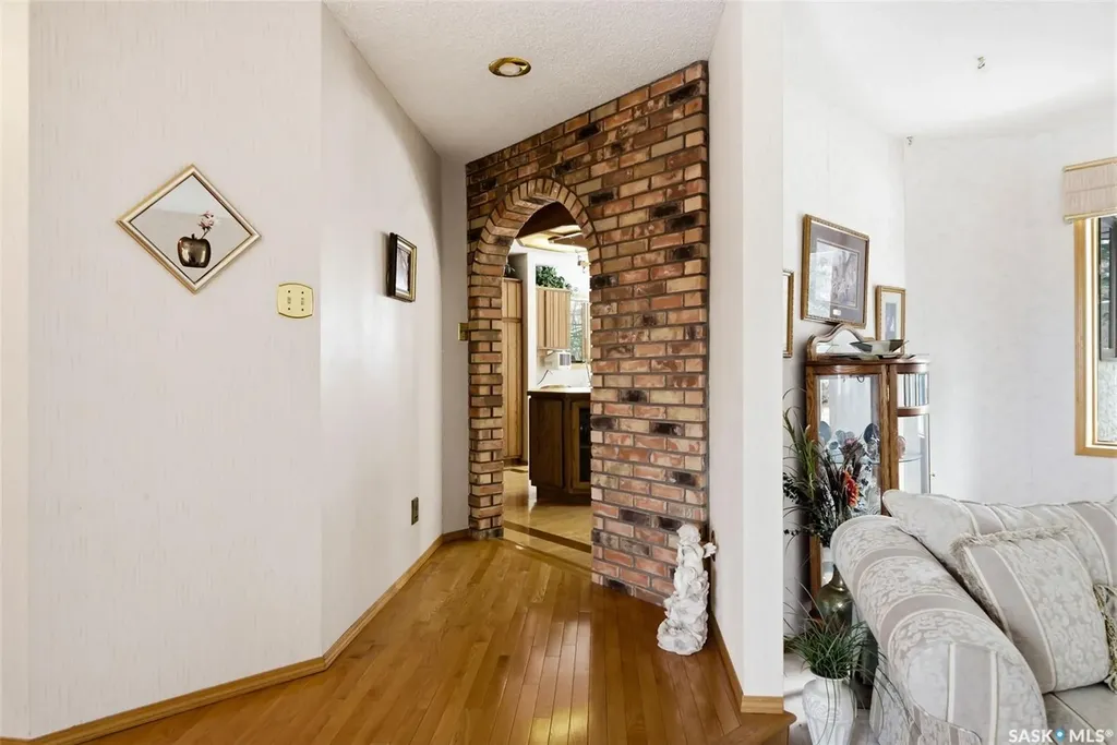 250 Prospect Crescent Lumsden SK S0G 3C0