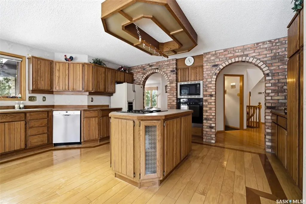 250 Prospect Crescent Lumsden SK S0G 3C0