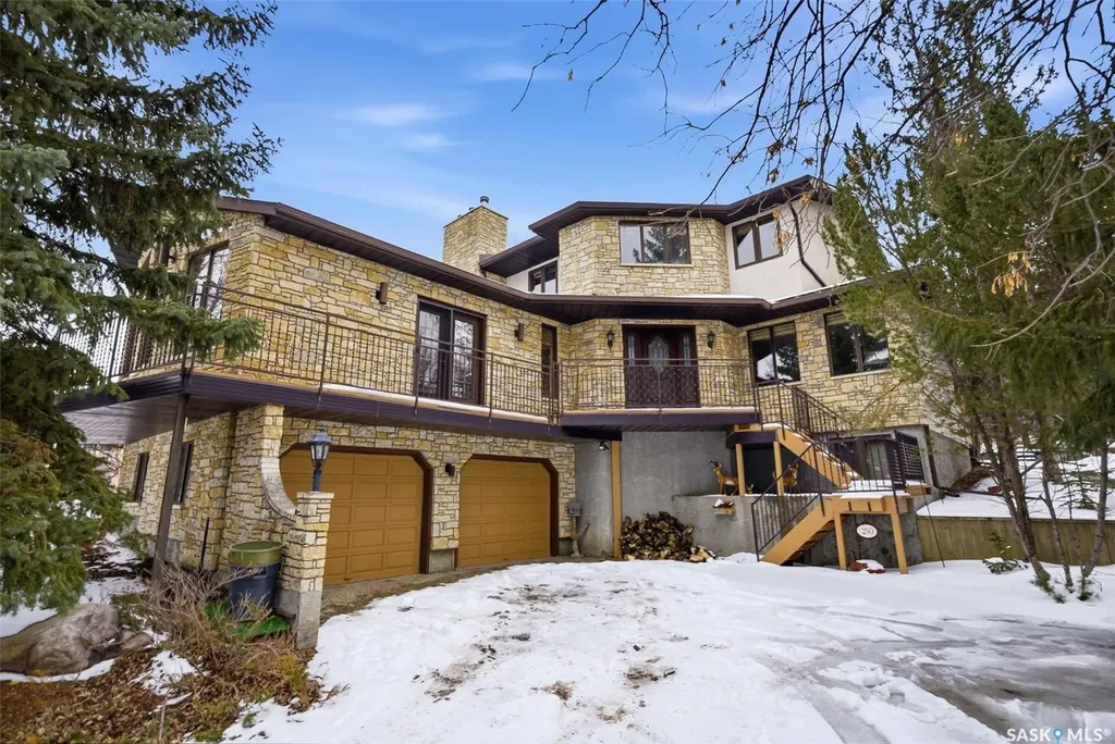 250 Prospect Crescent Lumsden SK S0G 3C0