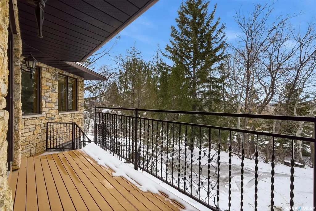 250 Prospect Crescent Lumsden SK S0G 3C0