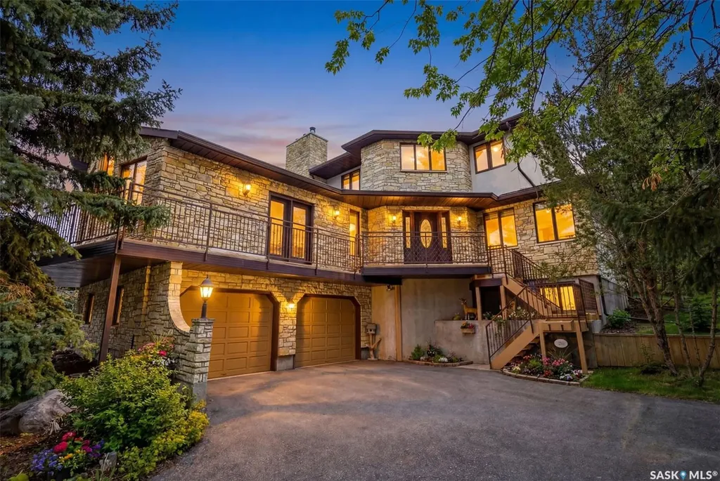 250 Prospect Crescent Lumsden SK S0G 3C0