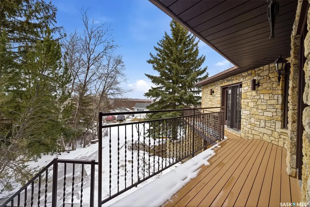 250 Prospect Crescent Lumsden SK S0G 3C0