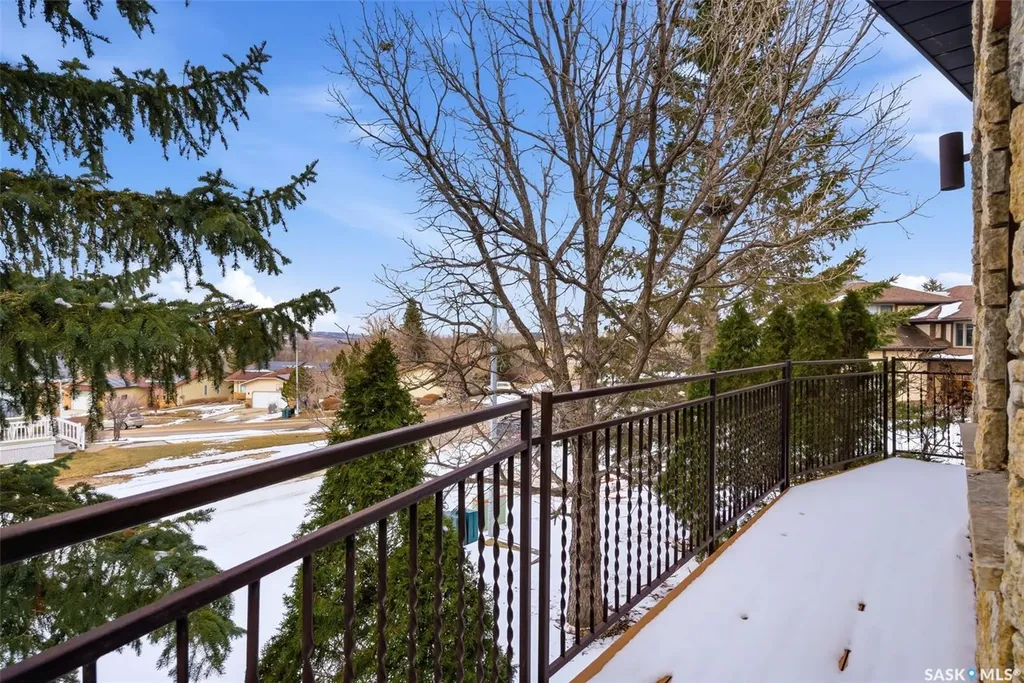 250 Prospect Crescent Lumsden SK S0G 3C0