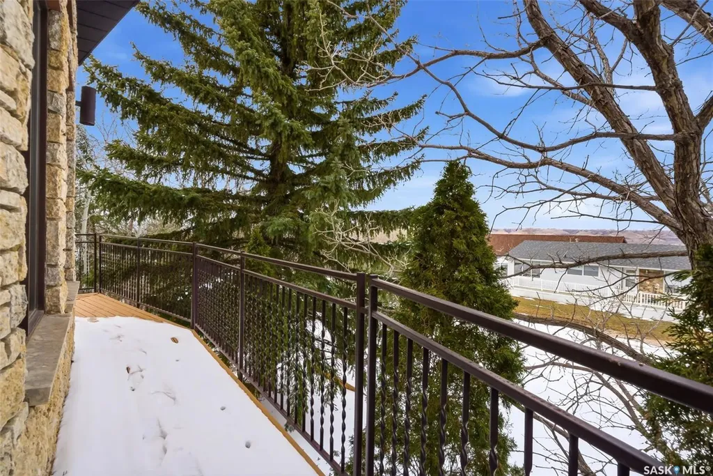 250 Prospect Crescent Lumsden SK S0G 3C0