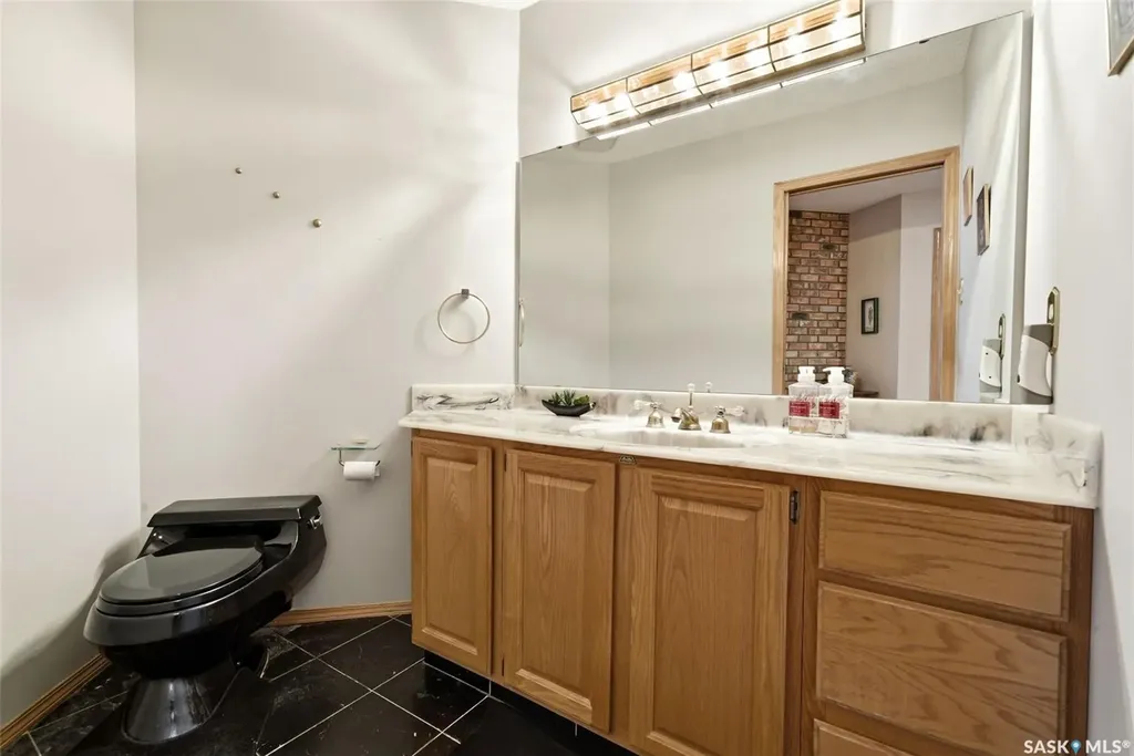 250 Prospect Crescent Lumsden SK S0G 3C0