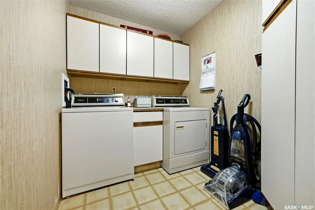 250 Prospect Crescent Lumsden SK S0G 3C0