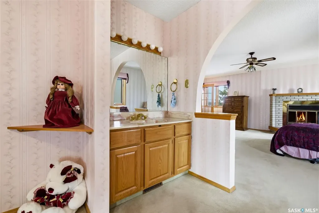 250 Prospect Crescent Lumsden SK S0G 3C0