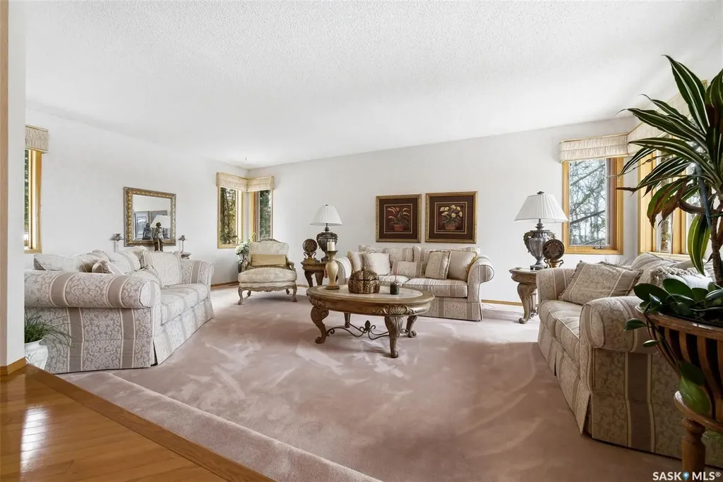 250 Prospect Crescent Lumsden SK S0G 3C0