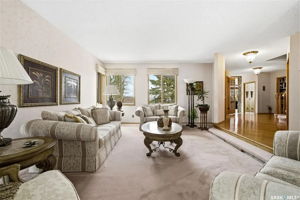250 Prospect Crescent Lumsden SK S0G 3C0