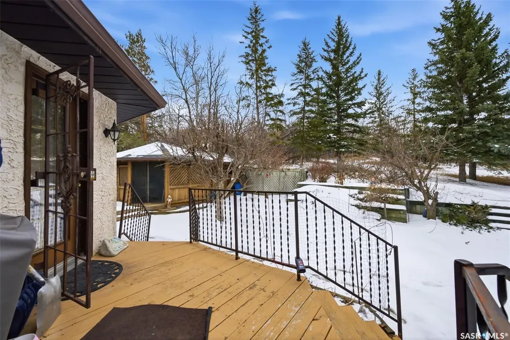 250 Prospect Crescent Lumsden SK S0G 3C0