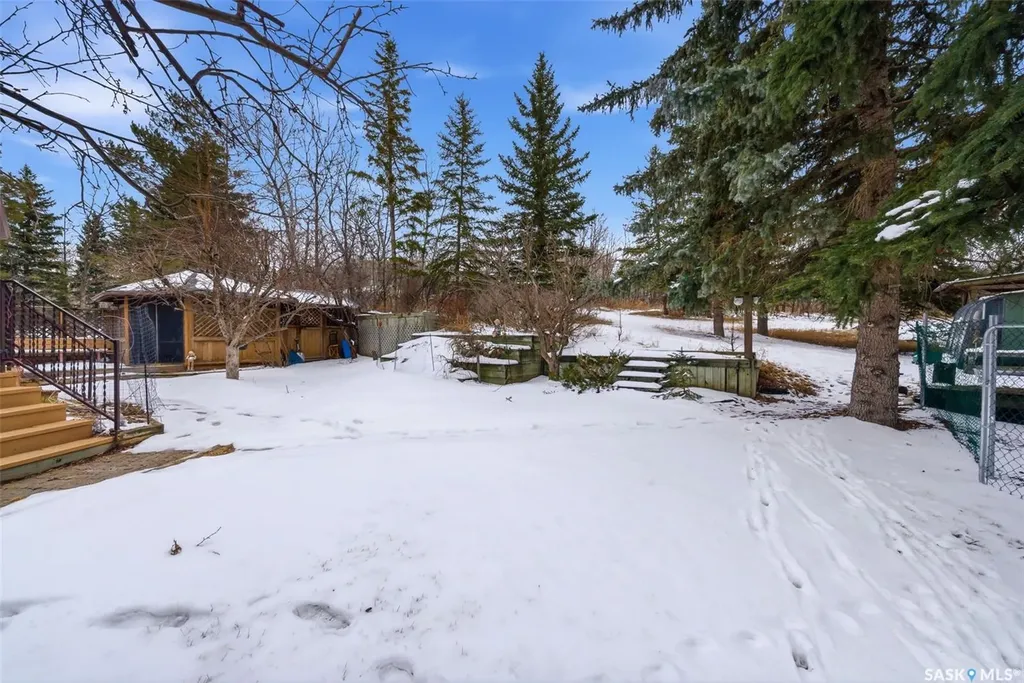 250 Prospect Crescent Lumsden SK S0G 3C0