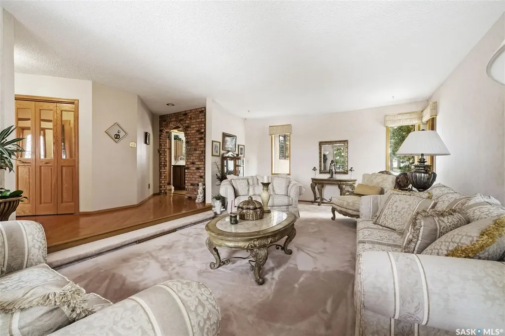 250 Prospect Crescent Lumsden SK S0G 3C0