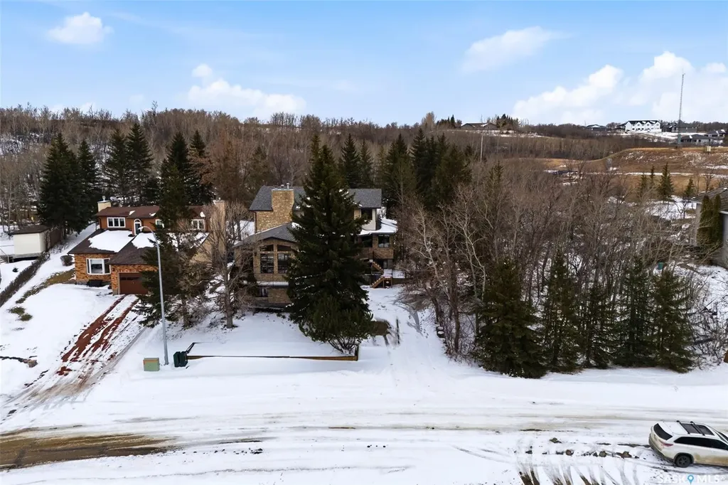 250 Prospect Crescent Lumsden SK S0G 3C0