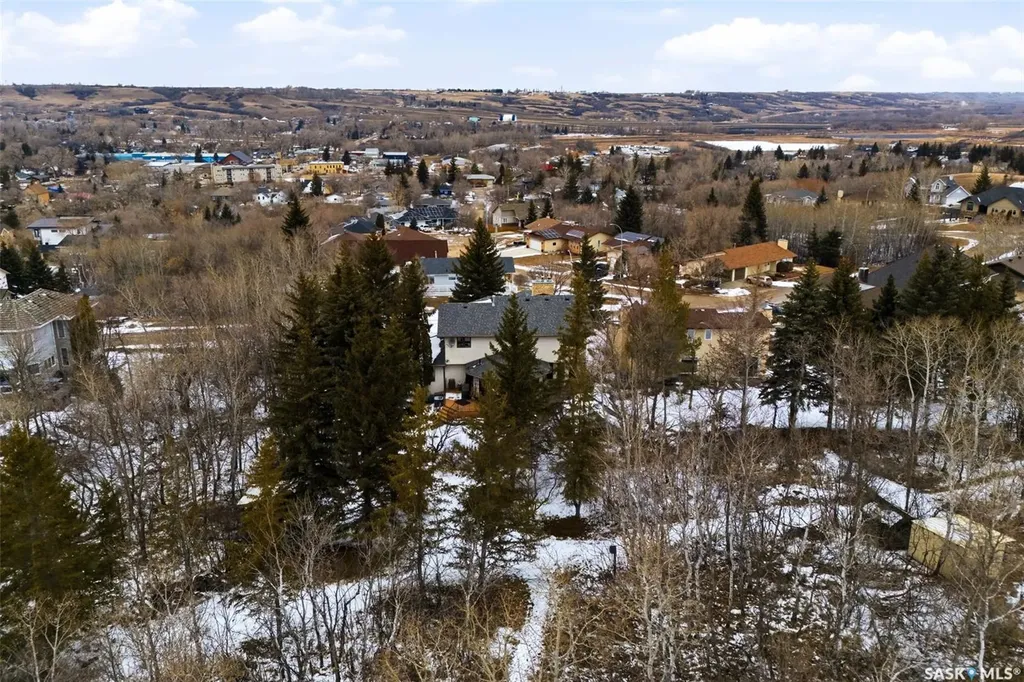 250 Prospect Crescent Lumsden SK S0G 3C0