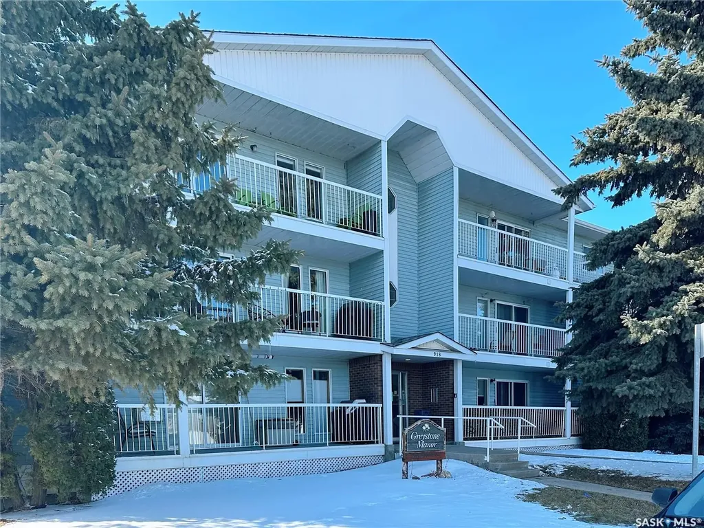 918 Argyle Avenue Saskatoon SK S7H 2W1