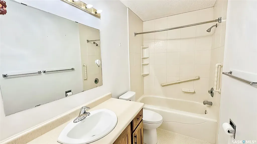 918 Argyle Avenue Saskatoon SK S7H 2W1