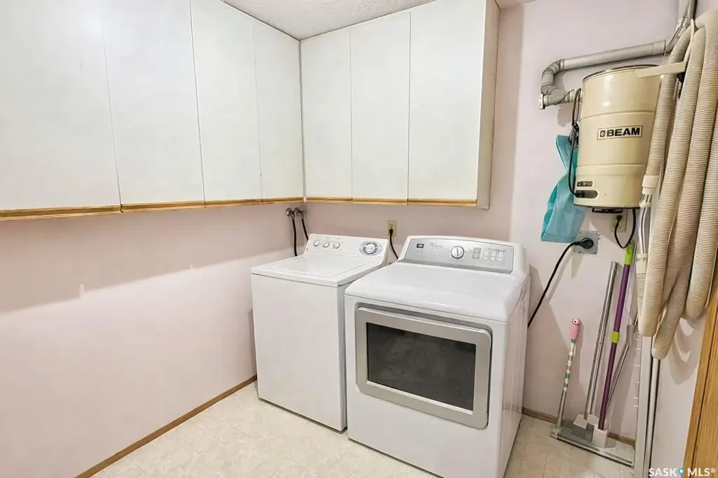 918 Argyle Avenue Saskatoon SK S7H 2W1
