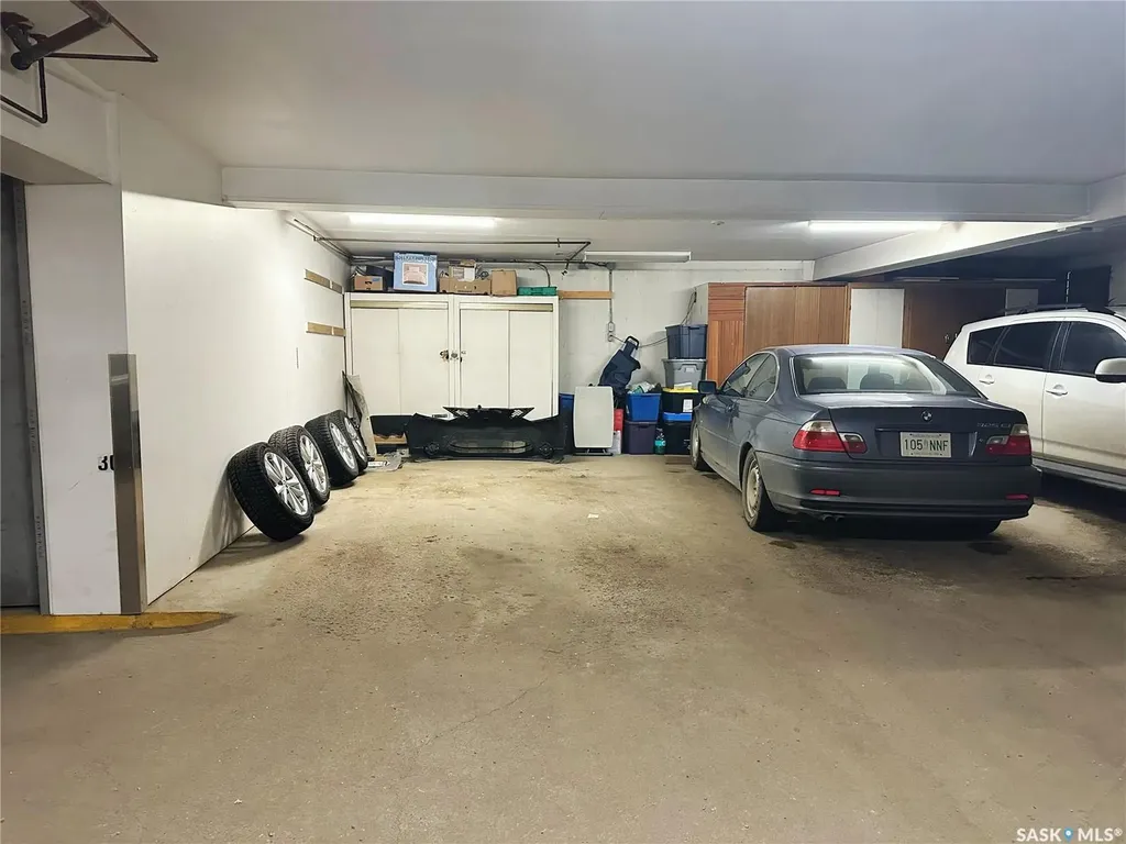 918 Argyle Avenue Saskatoon SK S7H 2W1