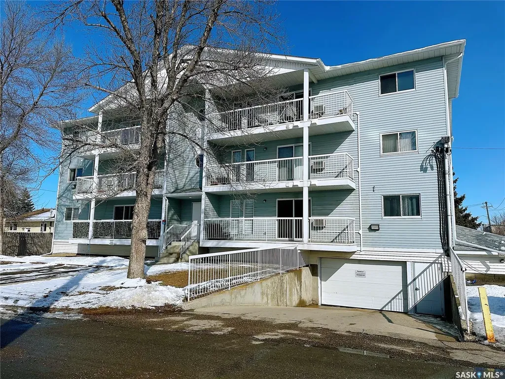 918 Argyle Avenue Saskatoon SK S7H 2W1