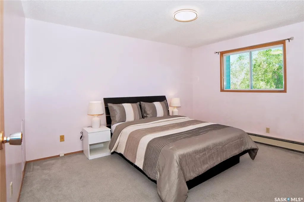 918 Argyle Avenue Saskatoon SK S7H 2W1