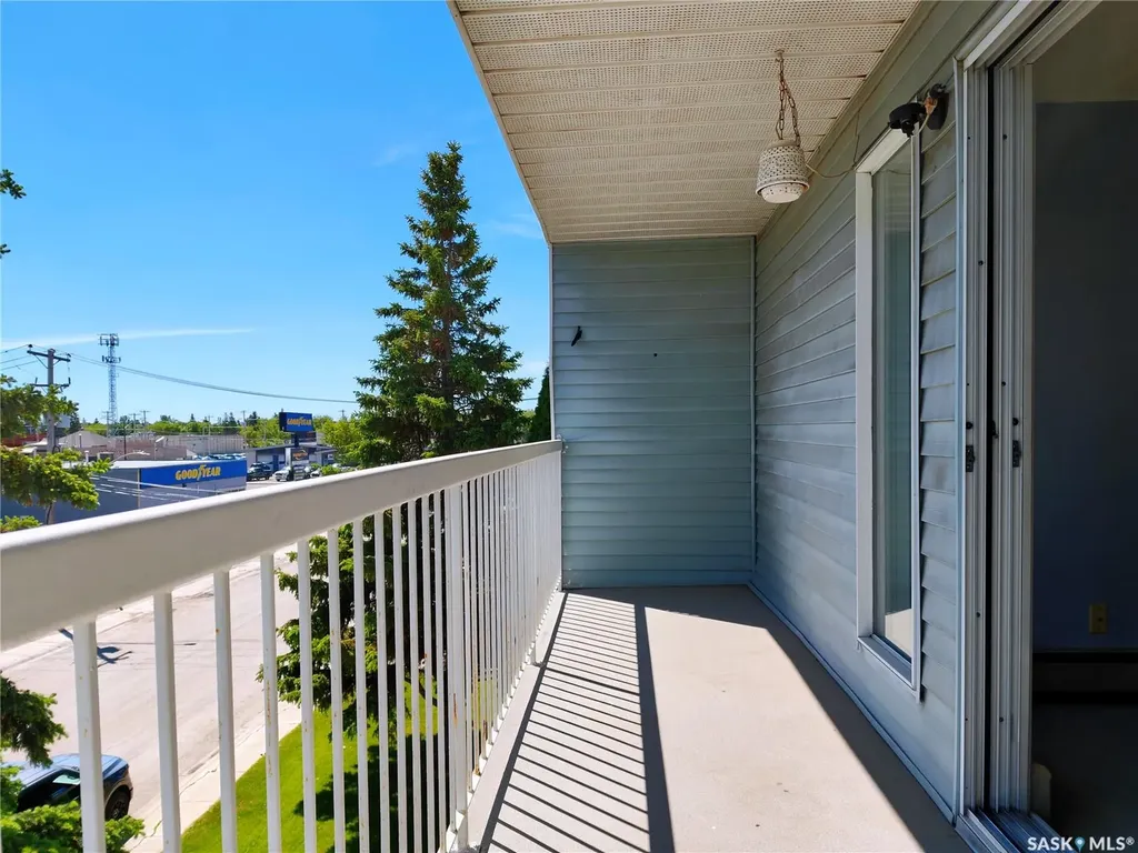 918 Argyle Avenue Saskatoon SK S7H 2W1