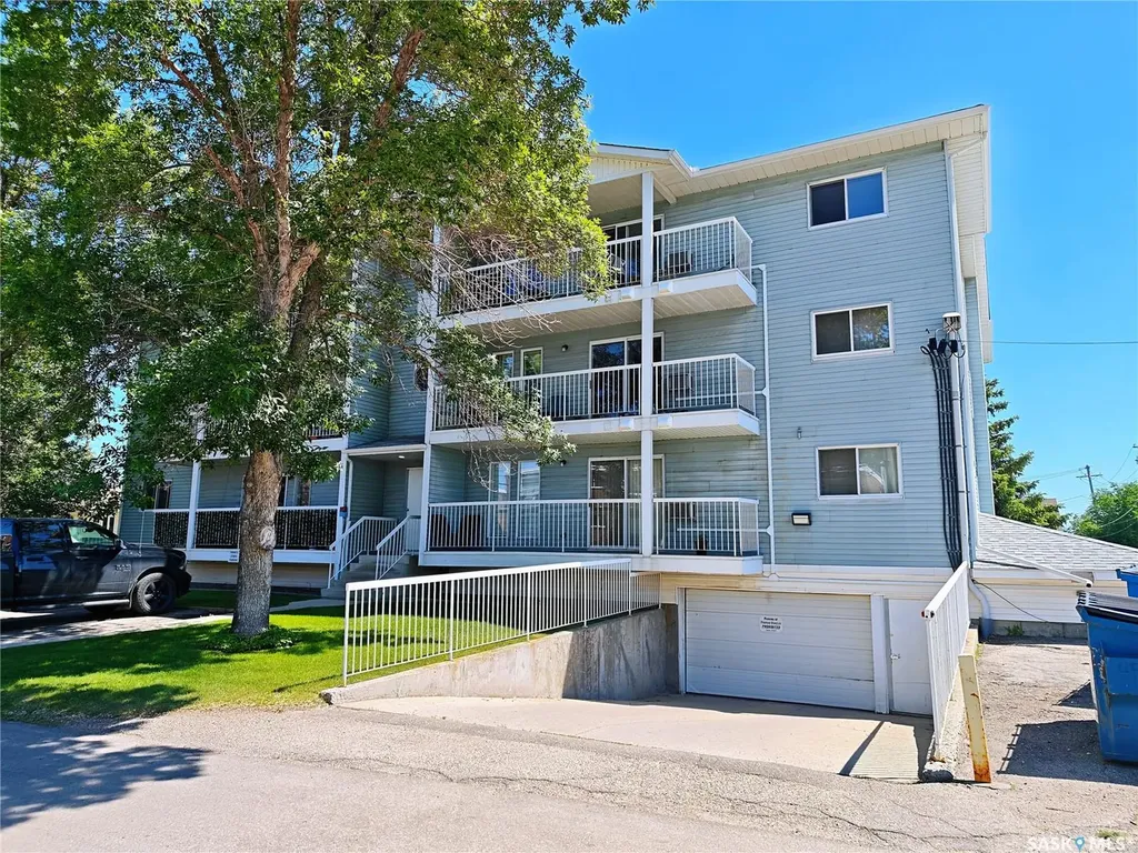 918 Argyle Avenue Saskatoon SK S7H 2W1