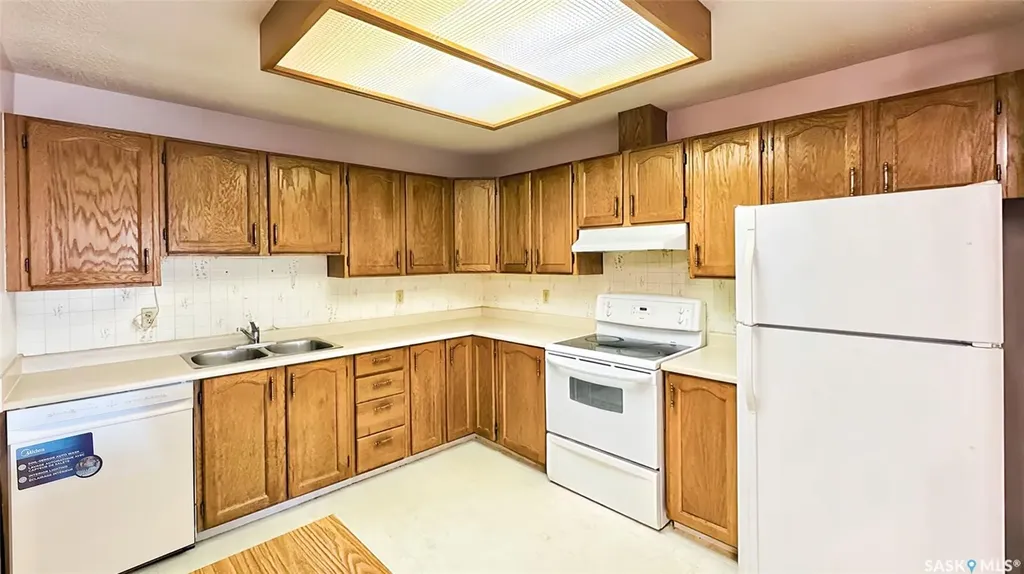 918 Argyle Avenue Saskatoon SK S7H 2W1