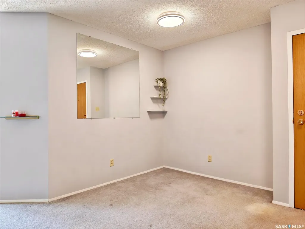 918 Argyle Avenue Saskatoon SK S7H 2W1