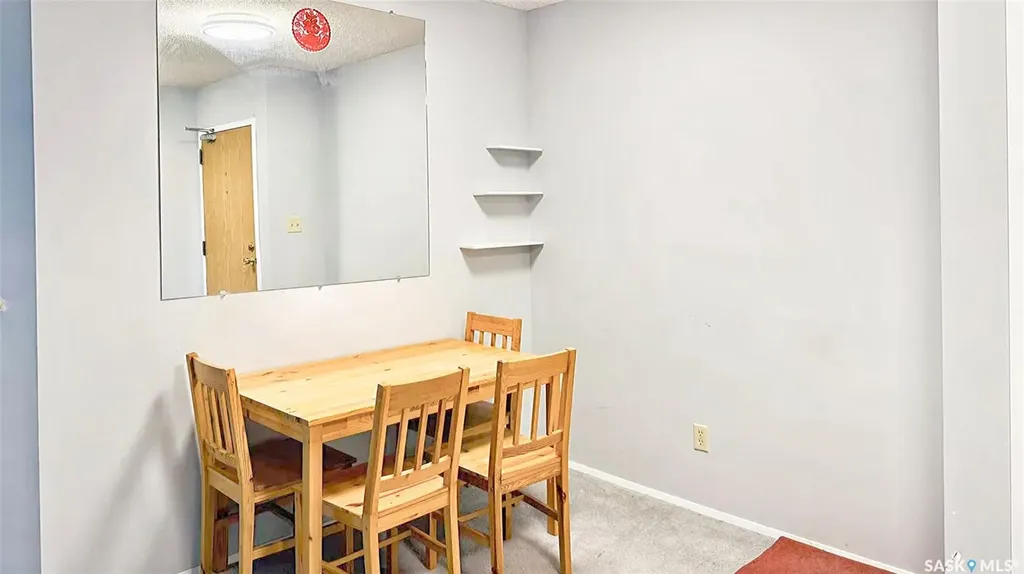 918 Argyle Avenue Saskatoon SK S7H 2W1