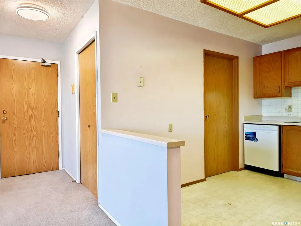 918 Argyle Avenue Saskatoon SK S7H 2W1