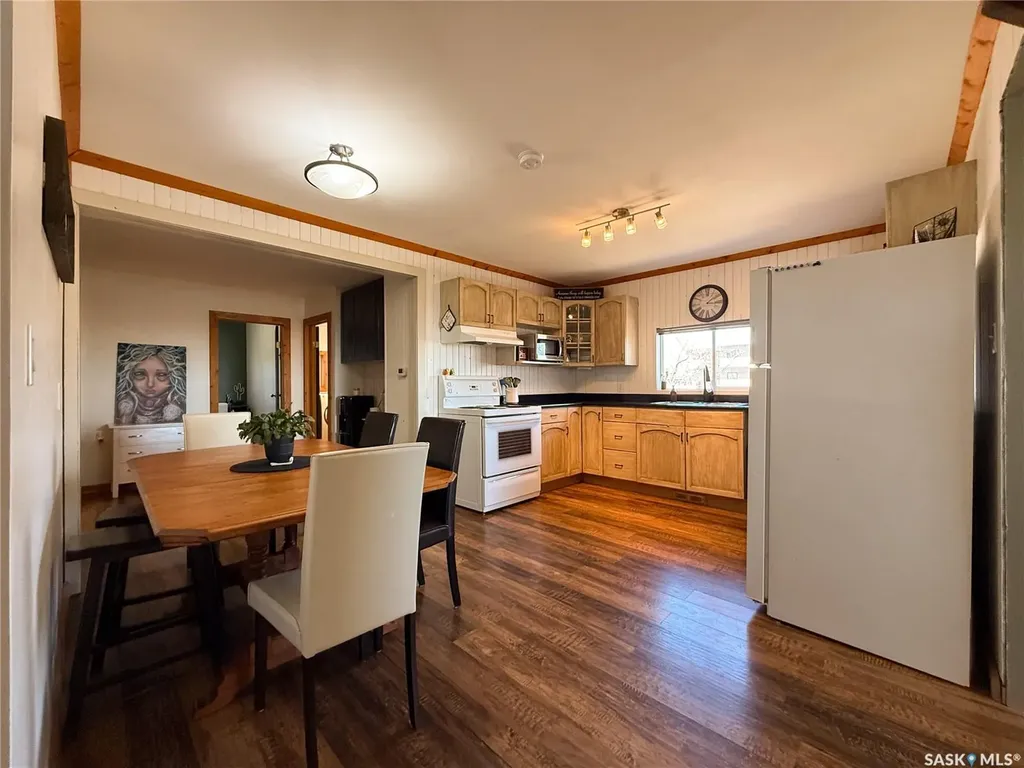 103 1st Street E Frontier SK S0N 0W0