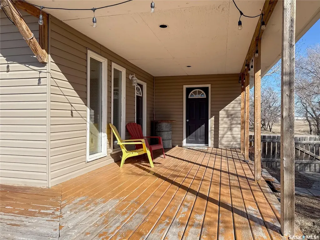103 1st Street E Frontier SK S0N 0W0