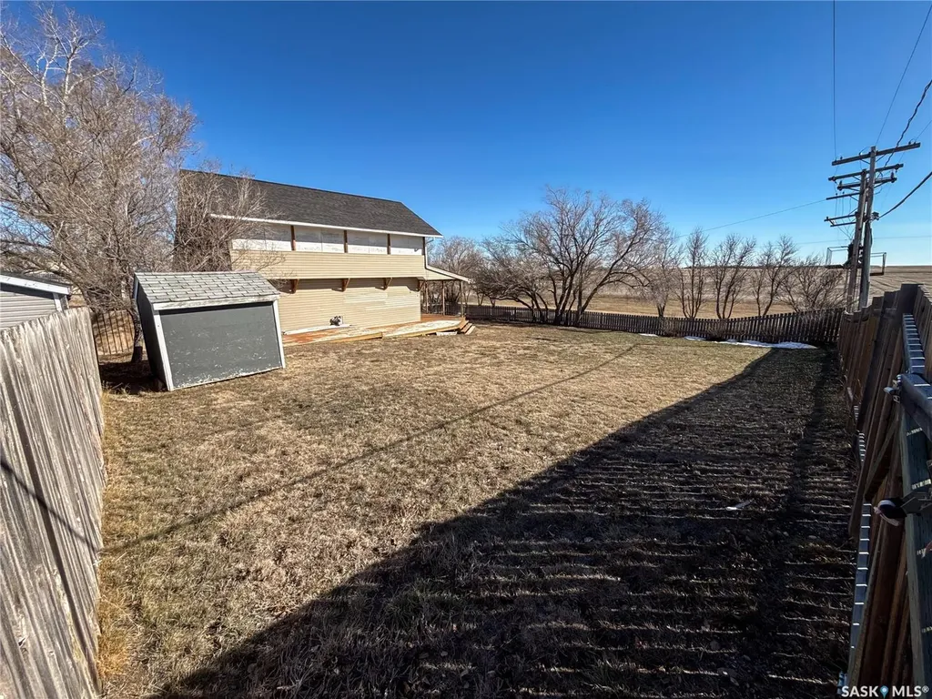 103 1st Street E Frontier SK S0N 0W0