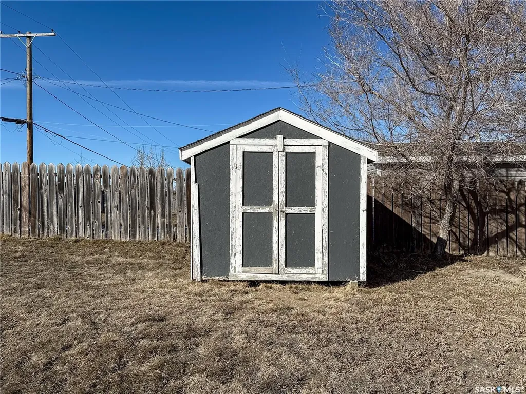 103 1st Street E Frontier SK S0N 0W0