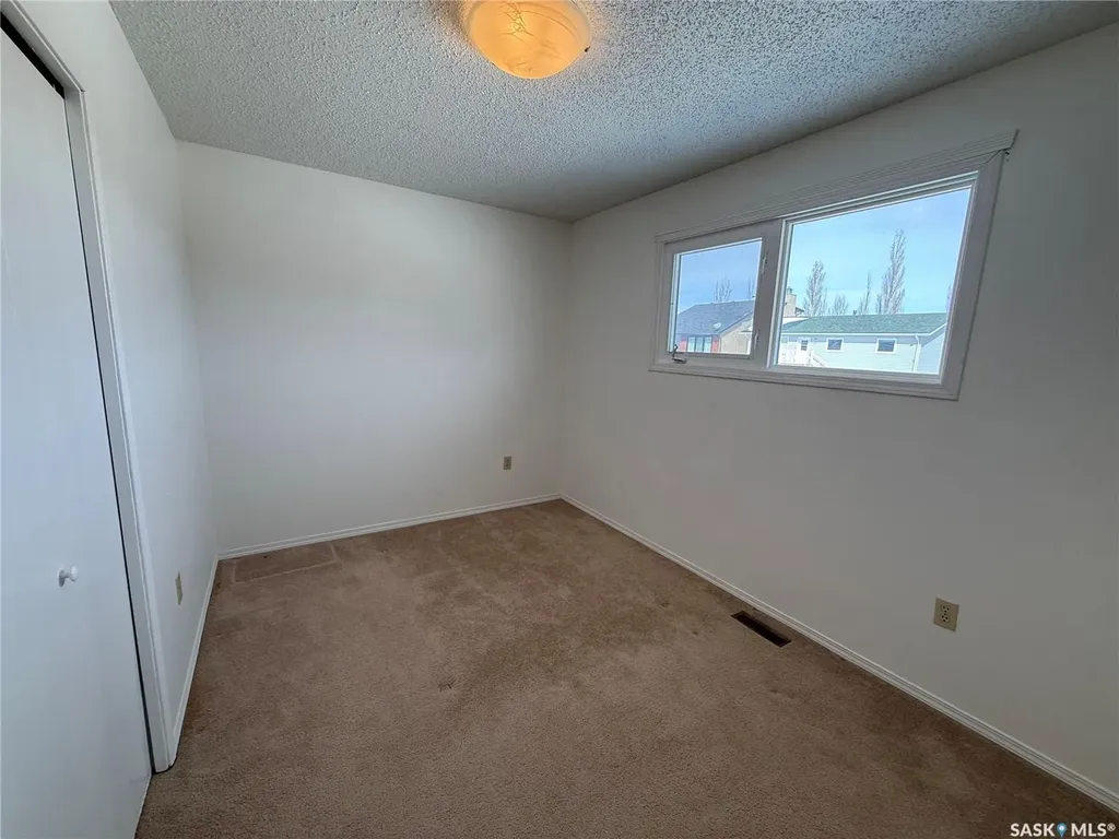 970 Larson Crescent Eston SK S0L 1A0