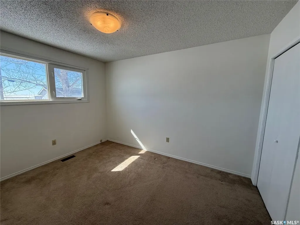 970 Larson Crescent Eston SK S0L 1A0