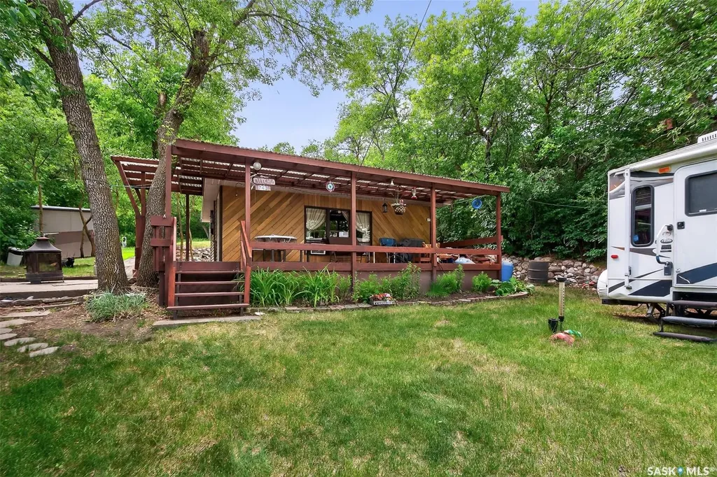 743 Tatanka Drive South Lake SK S0H 2X0