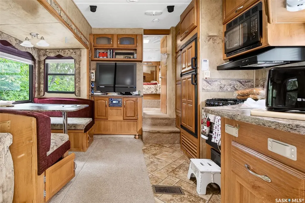 743 Tatanka Drive South Lake SK S0H 2X0