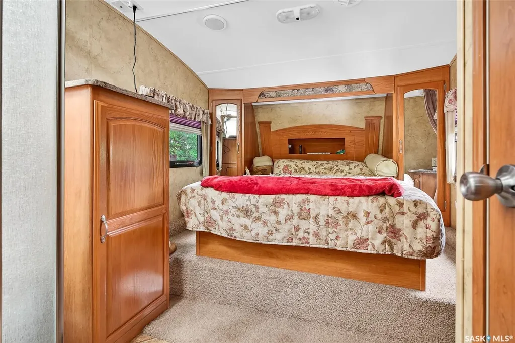 743 Tatanka Drive South Lake SK S0H 2X0