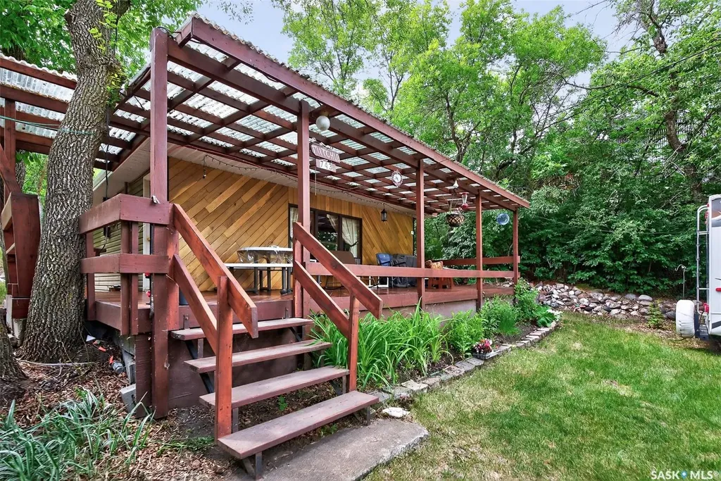 743 Tatanka Drive South Lake SK S0H 2X0
