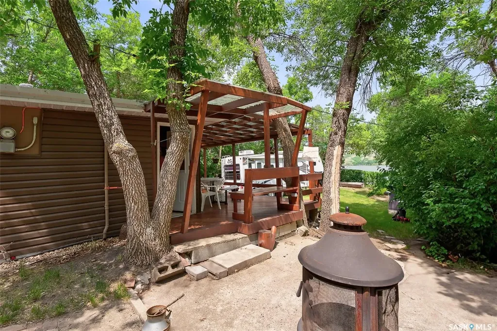 743 Tatanka Drive South Lake SK S0H 2X0