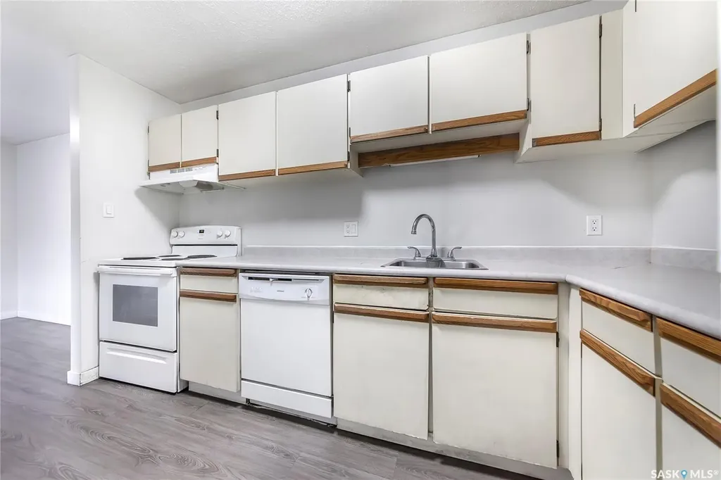 345 Kingsmere Boulevard Saskatoon SK S7J 4J6