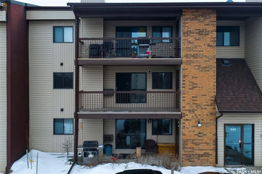 345 Kingsmere Boulevard Saskatoon SK S7J 4J6