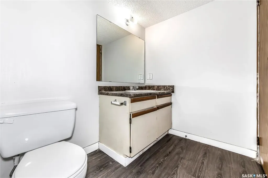 345 Kingsmere Boulevard Saskatoon SK S7J 4J6