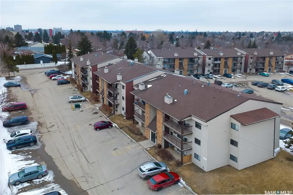 345 Kingsmere Boulevard Saskatoon SK S7J 4J6